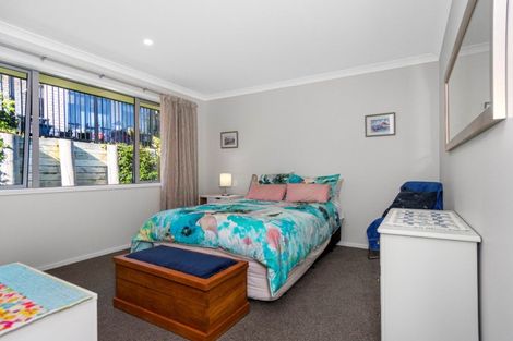 Photo of property in 76 Bert Wall Drive, Omokoroa, 3114