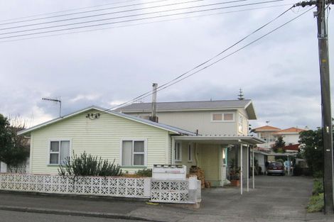 Photo of property in 4/11 Meeanee Quay, Westshore, Napier, 4110