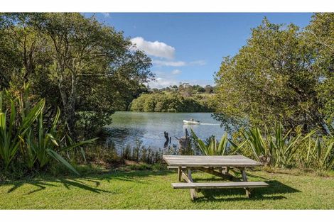 Photo of property in 105 Kemp Road, Kerikeri, 0230