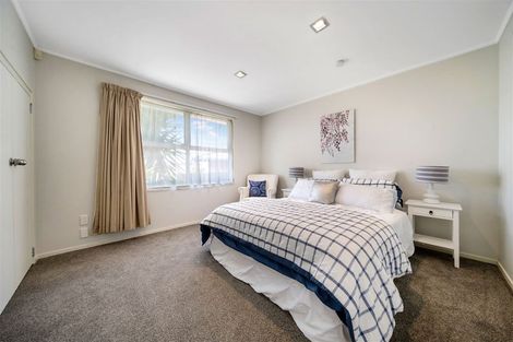 Photo of property in 26 Bodi Place, Te Atatu South, Auckland, 0610