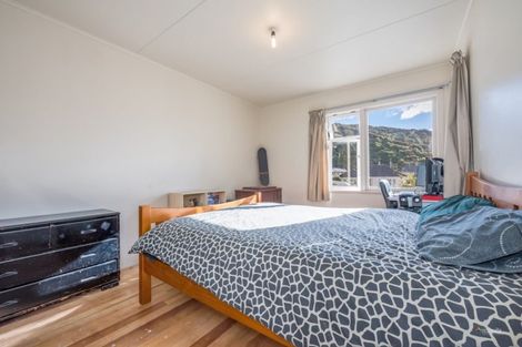 Photo of property in 15 Gardiner Grove, Wainuiomata, Lower Hutt, 5014