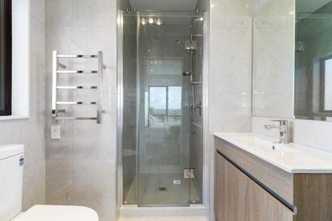 Photo of property in 252 Don Buck Road, Massey, Auckland, 0614