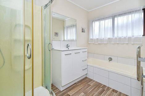 Photo of property in 2a Duke Street, Papakura, 2110