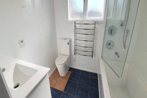 Photo of property in 17 Grosvenor Street, Redwood, Christchurch, 8051