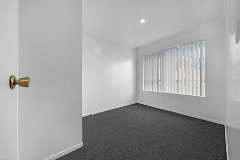 Photo of property in 1/14 Pakira Avenue, Glendene, Auckland, 0602