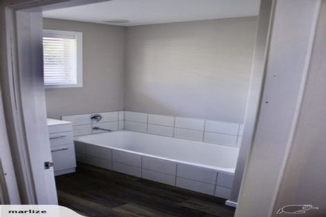 Photo of property in 2/561 Beach Road, Murrays Bay, Auckland, 0630