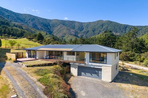 Photo of property in 127 Boons Valley Road, Waikawa, Picton, 7220