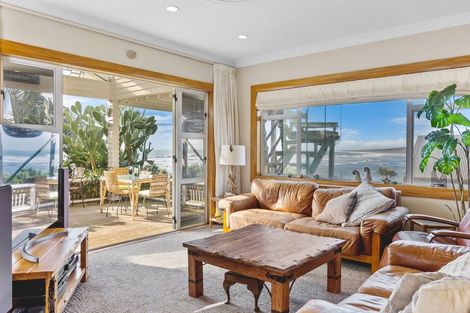 Photo of property in 42 Octavius Place, New Plymouth, 4312