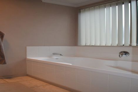 Photo of property in 2 Millie Court, Papamoa Beach, Papamoa, 3118