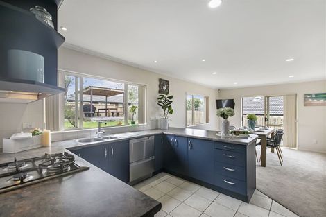 Photo of property in 54 Black Teal Close, Unsworth Heights, Auckland, 0632