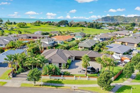 Photo of property in 2 Ohuirehe Road, Coastlands, Whakatane, 3120