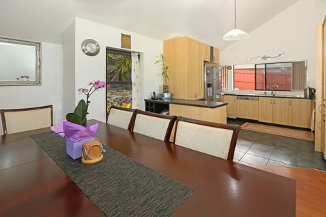 Photo of property in 8 Chardonnay Rise, Henderson, Auckland, 0612