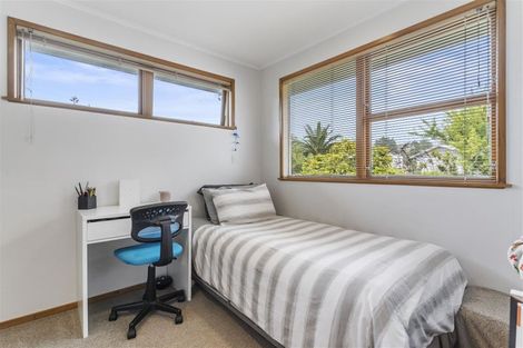 Photo of property in 16 Juniper Road, Sunnynook, Auckland, 0620