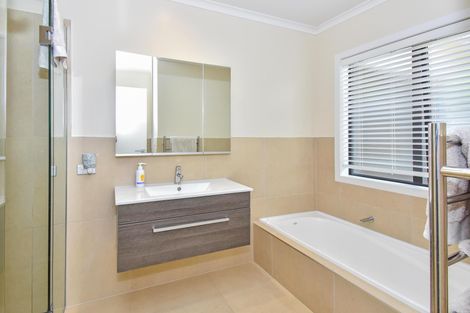 Photo of property in 52 Toscana Drive, Karaka, Papakura, 2113