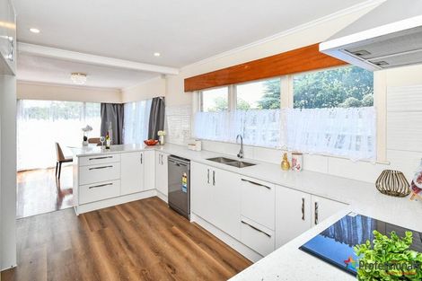 Photo of property in 90 Coronation Road, Mangere Bridge, Auckland, 2022