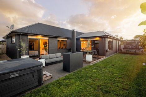 Photo of property in 11 Ruru Street, Cambridge, 3434