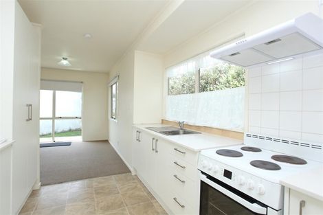 Photo of property in 2/62 Walworth Avenue, Pakuranga Heights, Auckland, 2010