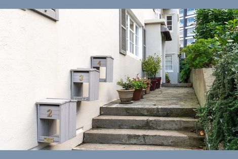 Photo of property in 3/7 Stowe Hill, Thorndon, Wellington, 6011