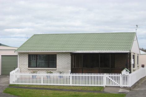 Photo of property in 3/9 Kelvin Place, Westown, New Plymouth, 4310