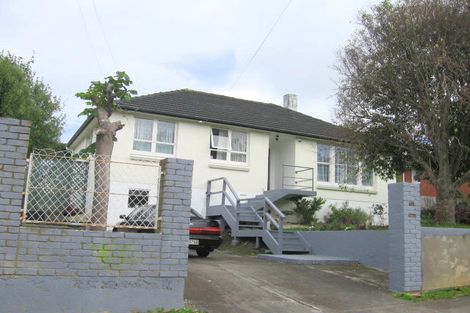 Photo of property in 41 Davidson Crescent, Tawa, Wellington, 5028