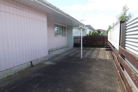 Photo of property in 2/17 Bowling Road, Greenmeadows, Napier, 4112