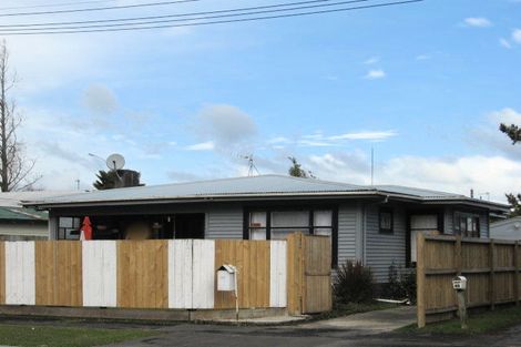 Photo of property in 42 East Street, Claudelands, Hamilton, 3214