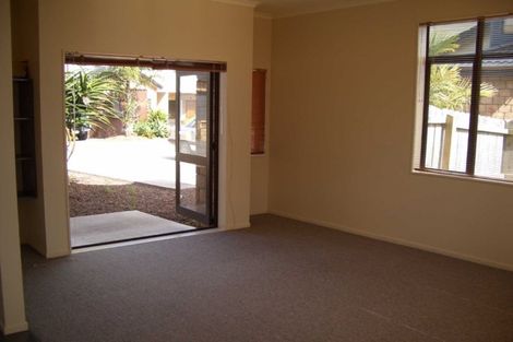 Photo of property in 10 Derg Place, East Tamaki, Auckland, 2013