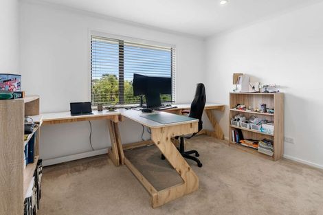 Photo of property in 2g Country Club Lane, Waiuku, 2123