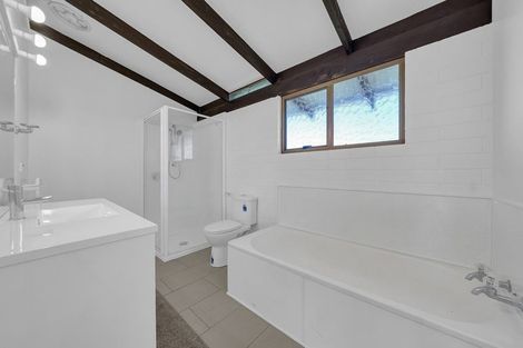 Photo of property in 44 Miltonia Avenue, Te Atatu South, Auckland, 0610