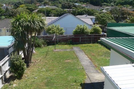 Photo of property in 8 Davidson Crescent, Tawa, Wellington, 5028