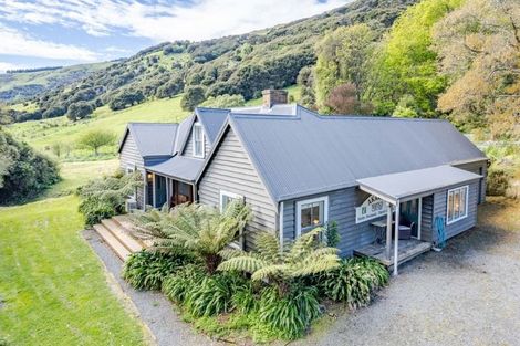 Photo of property in 592 Le Bons Bay Road, Le Bons Bay, Akaroa, 7583