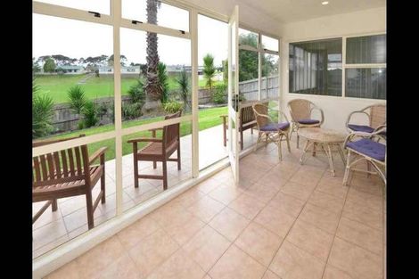 Photo of property in 25 Vermeer Place, West Harbour, Auckland, 0618