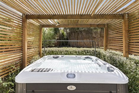 Photo of property in 14 Pahi Place, West Harbour, Auckland, 0618