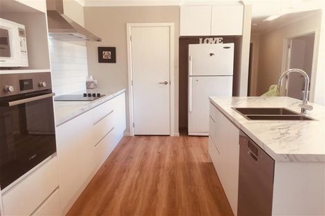 Photo of property in 5 Les Wakefield Road, Mapua, 7005