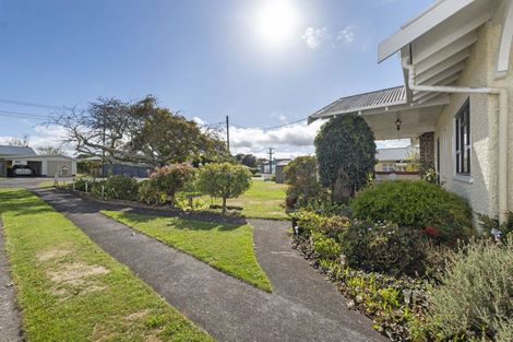 Photo of property in 17 Graham Street, Eltham, 4322