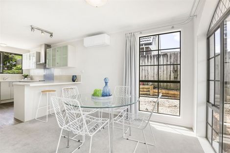 Photo of property in 1 Stirling Place, Dinsdale, Hamilton, 3204