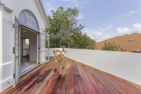 Photo of property in 17 Mandeville Place, Unsworth Heights, Auckland, 0632