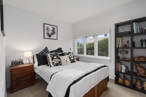 Photo of property in 36 Omokoroa Road, Omokoroa, 3114