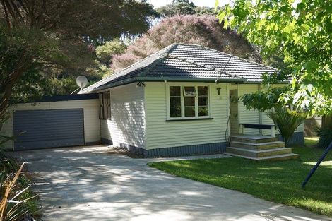 Photo of property in 35 Birdwood Road, Swanson, Auckland, 0612