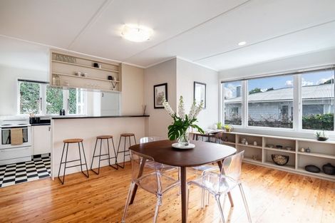 Photo of property in 1/40 Mahara Avenue, Birkenhead, Auckland, 0626