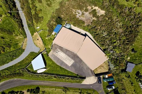 Photo of property in 132 Bing Lucas Drive, Tawa, Wellington, 5028