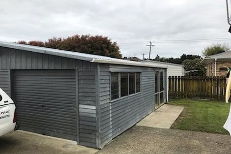 Photo of property in 27 Opaheke Road, Papakura, 2110