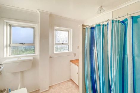 Photo of property in 29 Wrantage Street, Westown, New Plymouth, 4310