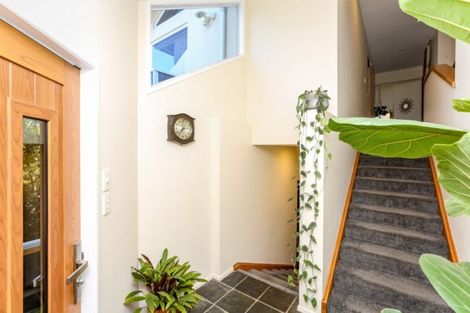 Photo of property in 7 Sequoia Grove, Merrilands, New Plymouth, 4312