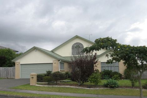 Photo of property in 3 Hogarth Rise, West Harbour, Auckland, 0618