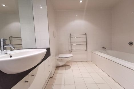 Photo of property in Sanctum Apartment, 10 Ebor Street, Te Aro, Wellington, 6011