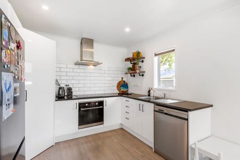 Photo of property in 8 Reserva Crescent, Kumeu, 0810