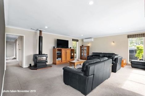 Photo of property in 25 Ambleside Drive, Burnside, Christchurch, 8053