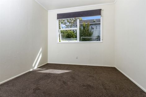 Photo of property in 2/253 Wairau Road, Totara Vale, Auckland, 0627