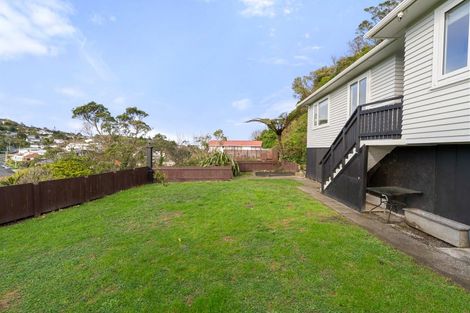 Photo of property in 123 Newlands Road, Newlands, Wellington, 6037